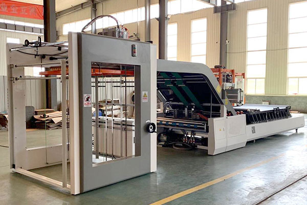 BZJ-L8 SERIES AUTOMATIC FLUTE LAMINATOR MACHINE